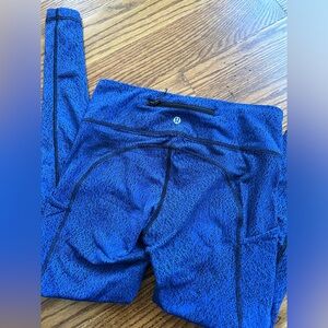 Lululemon Speed Tight V Power Luxtreme Spray Jacquard Sapphire Blue Black Size 6